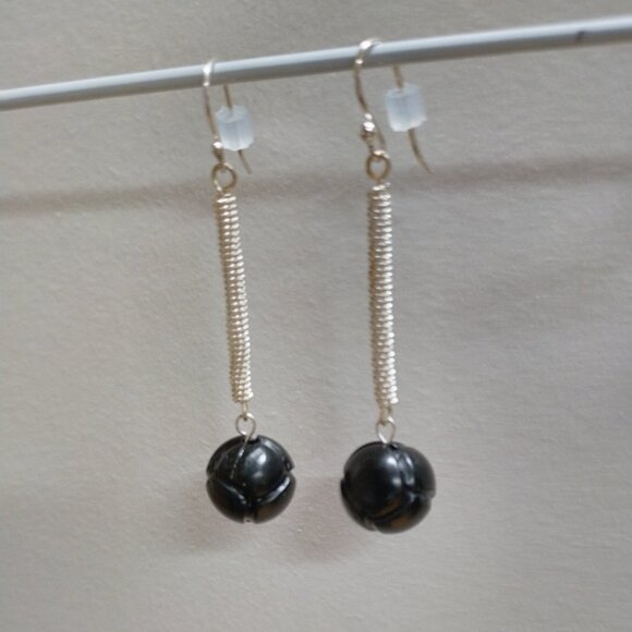 Sterling Silver & Jet Carved Knot Bead Earrings - Picture 1 of 8